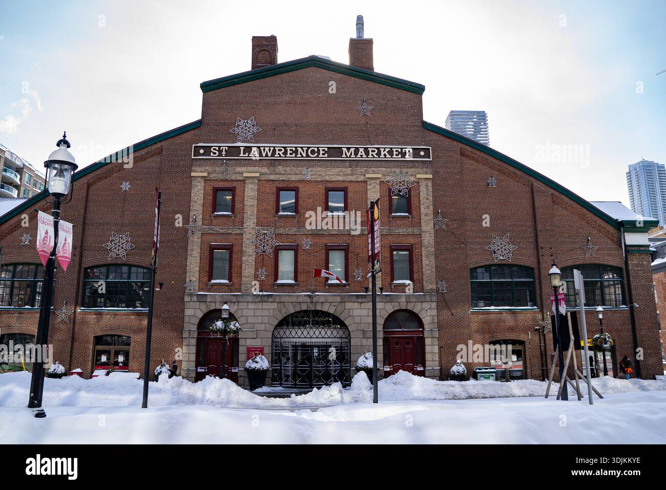 Vista del mercato di St. Lawrence nella città vecchia di Toronto durante l'inverno. Toronto, Canada - 26 gennaio 2026. Foto Stock