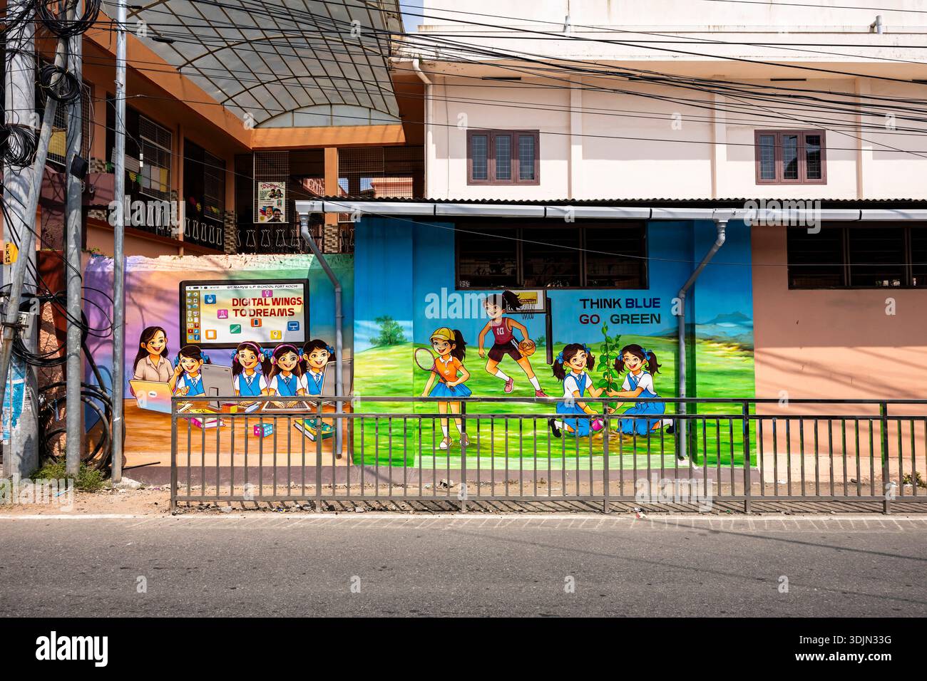 Market Street, città storica di Fort Kochi, pitture murali di scuola, Kochi (Cochin), Kerala, India, Asia meridionale, Asia Foto Stock