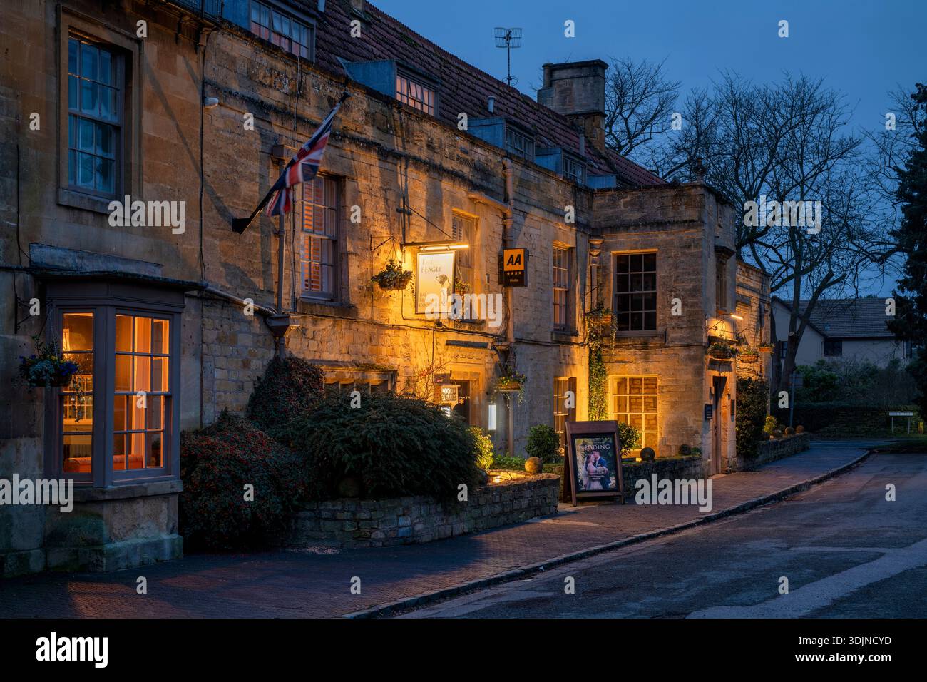 Il Manor House Hotel al crepuscolo. Moreton a Marsh, Cotswolds, Gloucestershire, Inghilterra Foto Stock