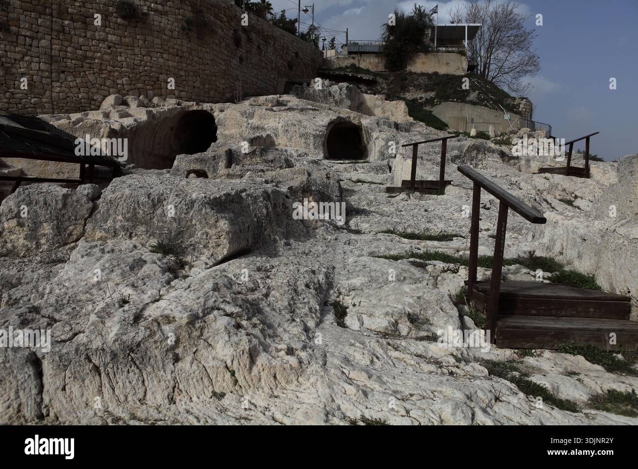 Scavi di Weill, antica cava sulle grotte sepolcrali ebraiche ritenute dall'archeologo Raymond Weill le tombe della Casa di Re Davide. Foto Stock