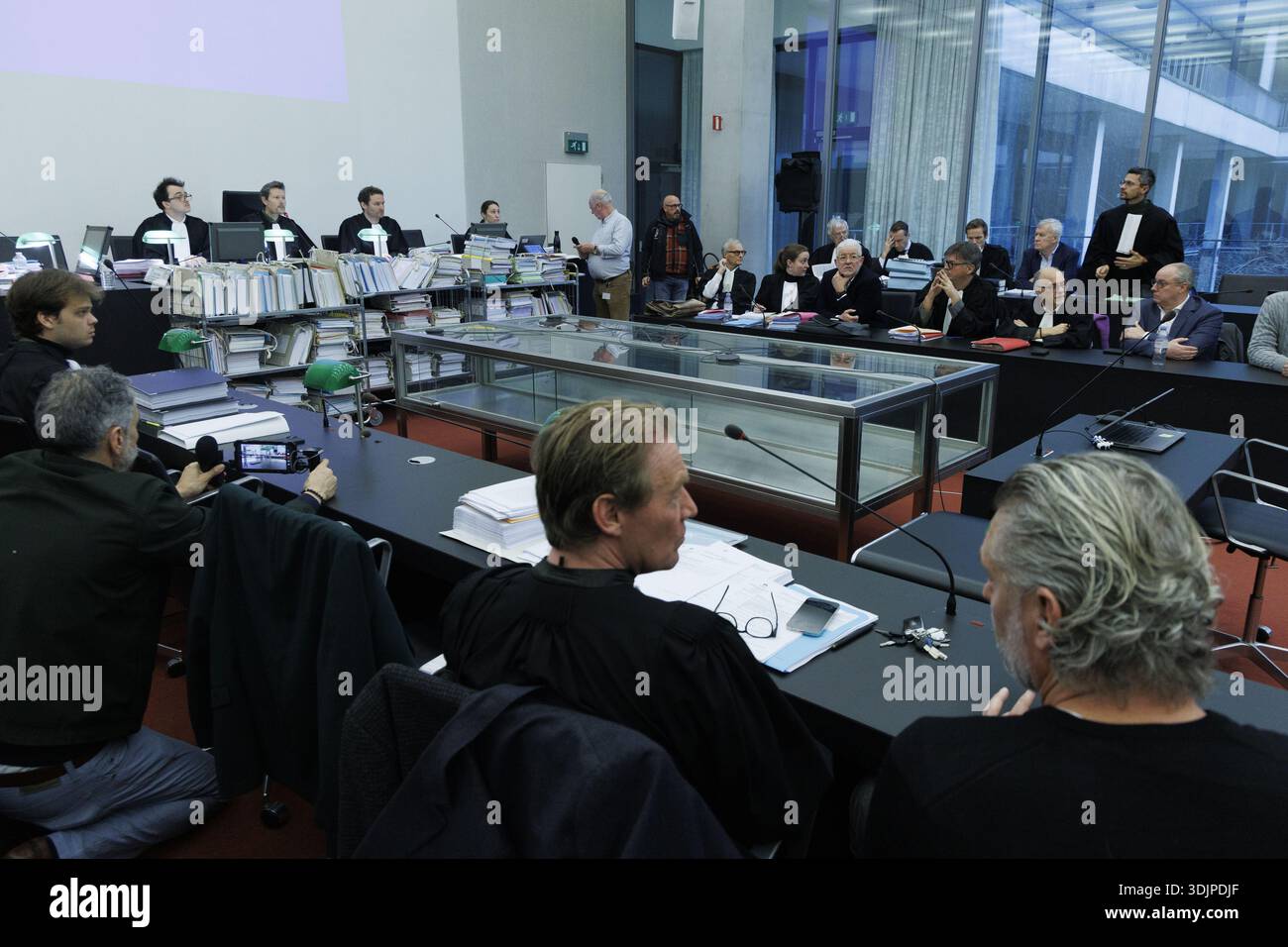 Gent, Belgio. 28 gennaio 2026. Foto scattata durante una sessione del Tribunale penale di Gent nel caso di fallimento dell’Optima Bank, mercoledì 28 gennaio 2026 a Gent. Optima è fallita nel 2016, il tribunale esaminerà possibili appropriazioni indebite di beni aziendali, reati di riciclaggio di denaro, insolvenza fraudolenta e violazioni della legislazione bancaria. BELGA FOTO NICOLAS MAETERLINCK credito: Belga News Agency/Alamy Live News Foto Stock