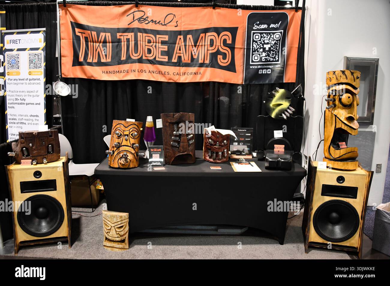 24 gennaio 2026, Anaheim, CA, Stati Uniti: Il Winter NAMM Show di Anaheim è la worldâ più grande fiera del settore musicâ, dove produttori, rivenditori, artisti e media si riuniscono per lanciare attrezzature, fare rete e partecipare a concerti e sessioni di formazione. più di 4.000 marchi e più di 90â paesi hanno rappresentato negli ultimi anni, lanciando nuovi strumenti, apparecchiature audio proâ e prodotti tecnologici musicâ. (Immagine di credito: © Dave Safley/ZUMA Press Wire) SOLO PER USO EDITORIALE! Non per USO commerciale! Foto Stock