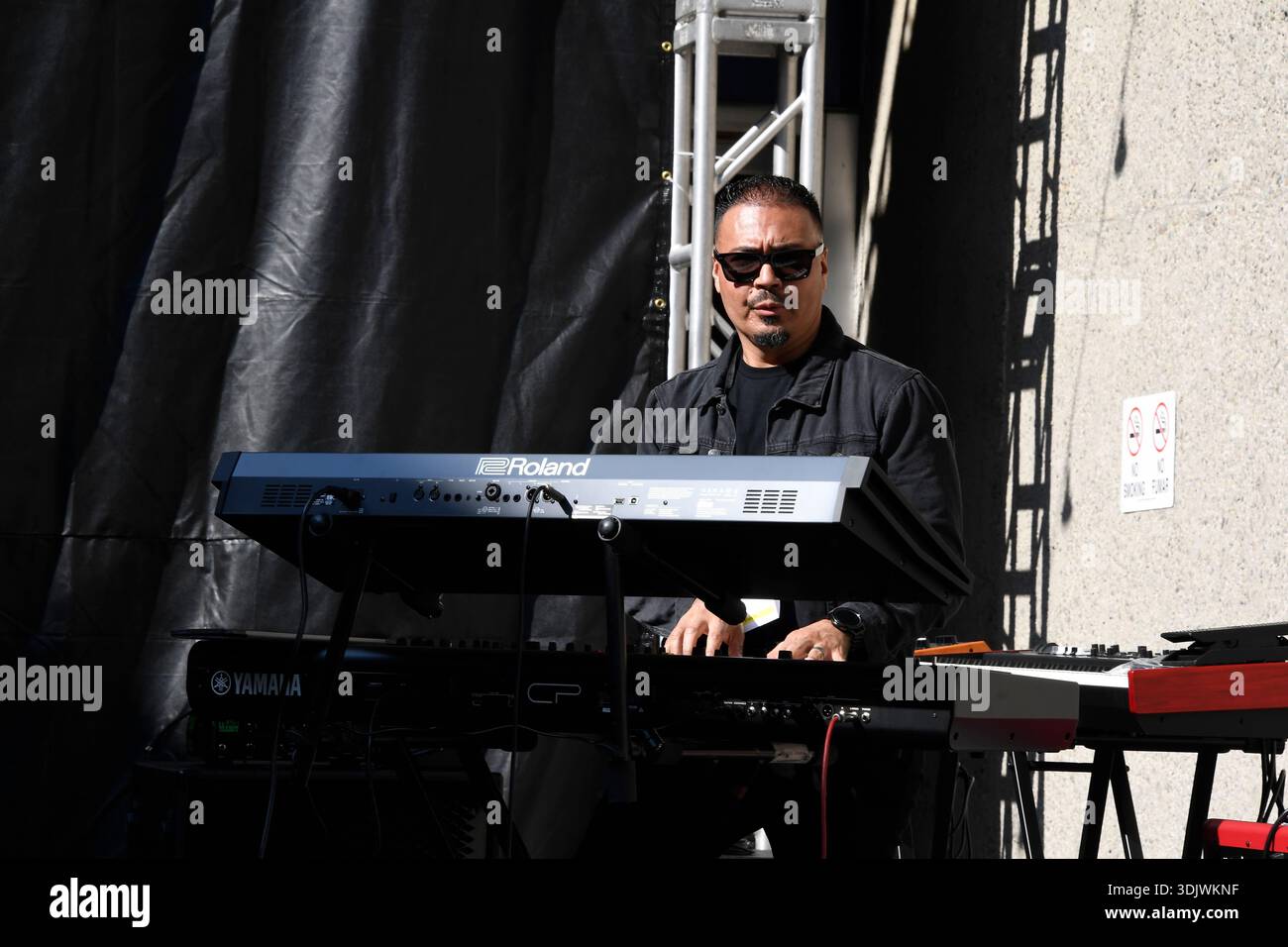 24 gennaio 2026, Anaheim, CA, Stati Uniti: Il Winter NAMM Show di Anaheim è la worldâ più grande fiera del settore musicâ, dove produttori, rivenditori, artisti e media si riuniscono per lanciare attrezzature, fare rete e partecipare a concerti e sessioni di formazione. più di 4.000 marchi e più di 90â paesi hanno rappresentato negli ultimi anni, lanciando nuovi strumenti, apparecchiature audio proâ e prodotti tecnologici musicâ. (Immagine di credito: © Dave Safley/ZUMA Press Wire) SOLO PER USO EDITORIALE! Non per USO commerciale! Foto Stock