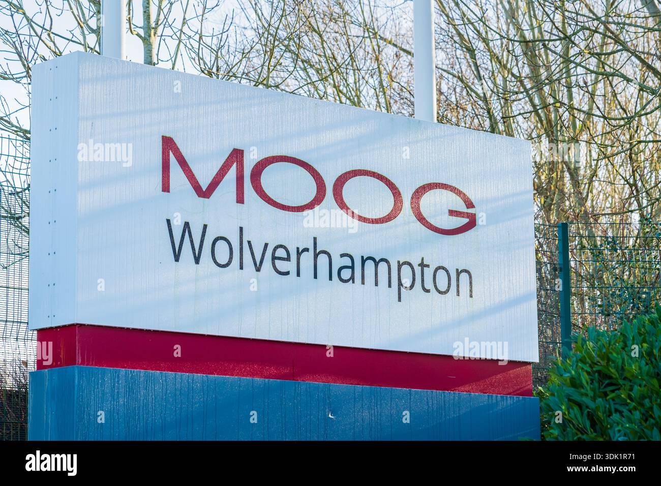 Wolverhampton, Regno Unito - gennaio 28 2026: Cartellone esterno di Moog Inc, un produttore di sistemi di controllo aerospaziali presso il loro sito di Wolverhampton Foto Stock