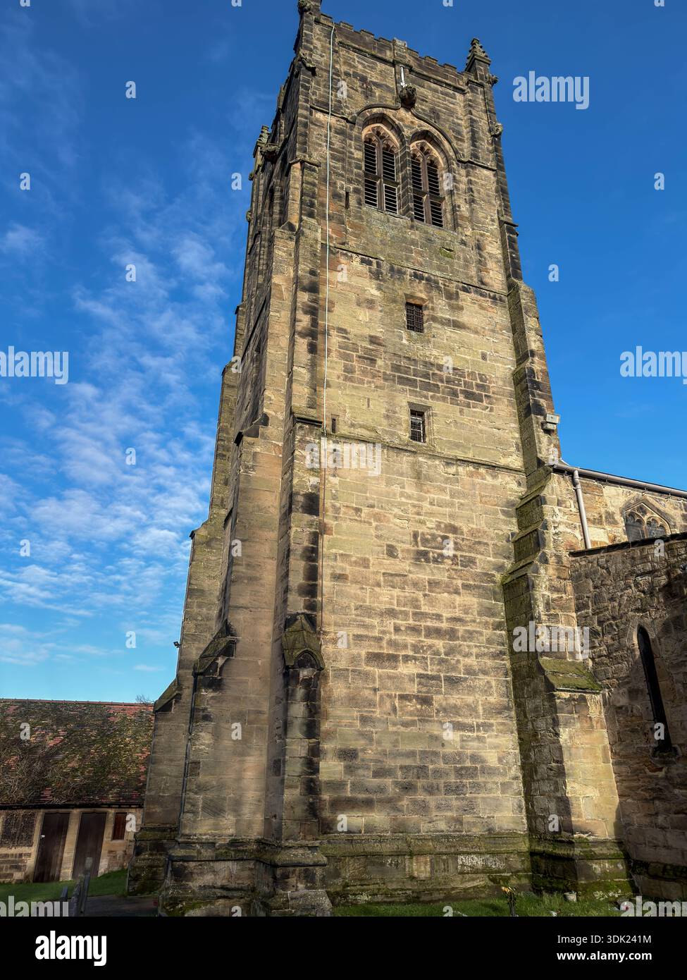 Chiesa parrocchiale di St. Bartholomew, classificata di primo grado, presso Elvaston Castle Country Park Derby in una giornata di inverno soleggiato.Derbyshire.Inghilterra.Regno Unito - Immagine stock catturata con smartphone