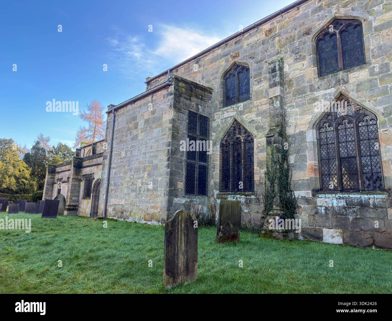 Chiesa parrocchiale di St. Bartholomew, classificata di primo grado, presso Elvaston Castle Country Park Derby in una giornata di inverno soleggiato.Derbyshire.Inghilterra.Regno Unito - Immagine stock catturata con smartphone