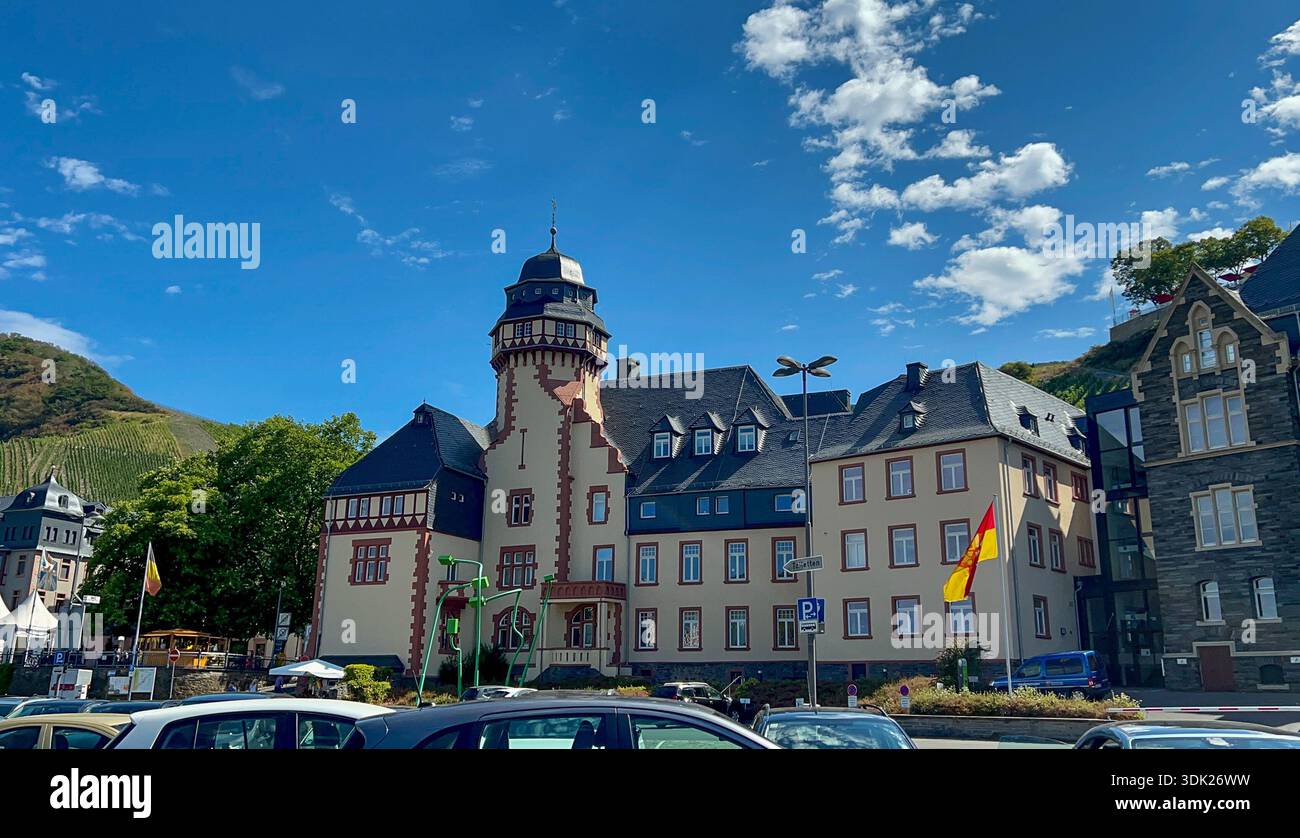 Rathaus: Historisches Barockgebäude am Marktplatz Mosel - Immagine stock catturata con smartphone
