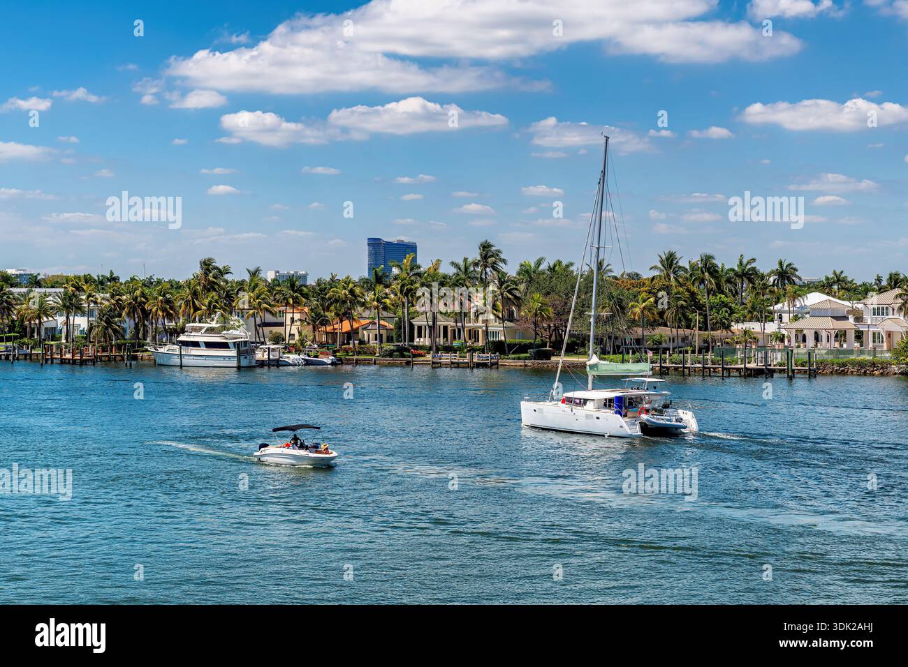 Barche e yacht nella baia di Fort Lauderdale, Florida. Foto Stock