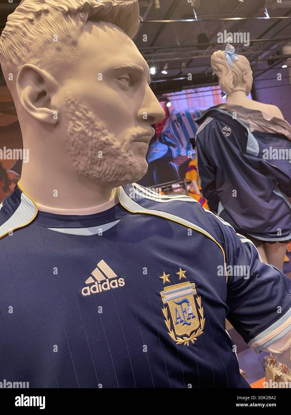 Leo messi è portavoce del marchio Adidas Athletic Apparel, 2026, New York City, Stati Uniti - Immagine stock catturata con smartphone