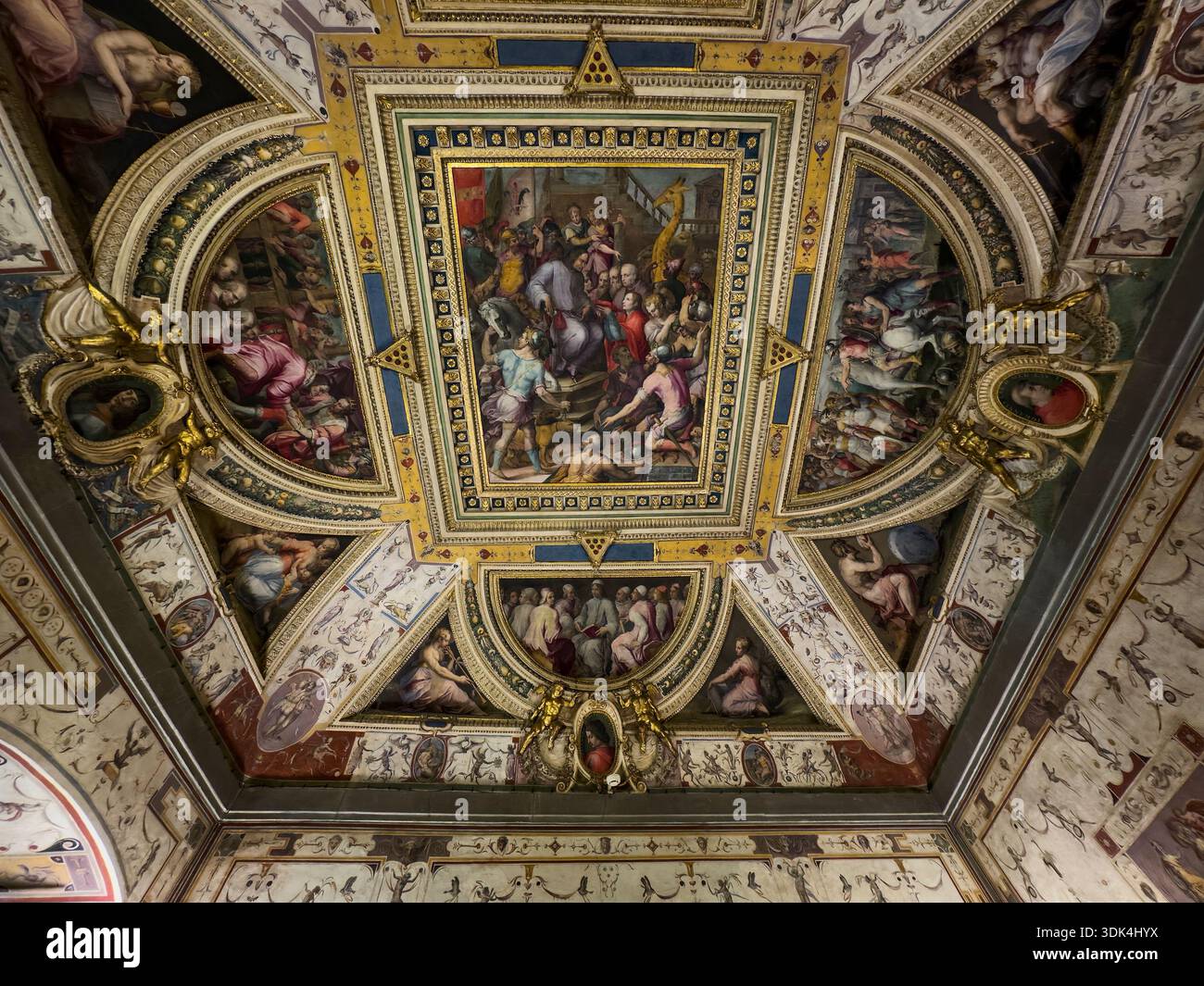 Affresco a soffitto di Lorenzo il magnifico riceve il tributo degli ambasciatori di Giorgio Vasari. A Palazzo Vecchio a Firenze, Italia Foto Stock