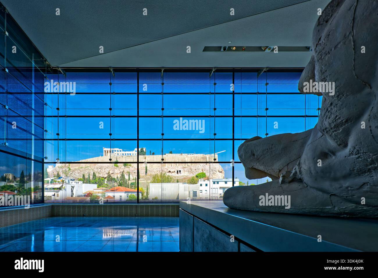 Vista dal Museo dell'Acropoli, centro di Atene, Grecia Foto Stock