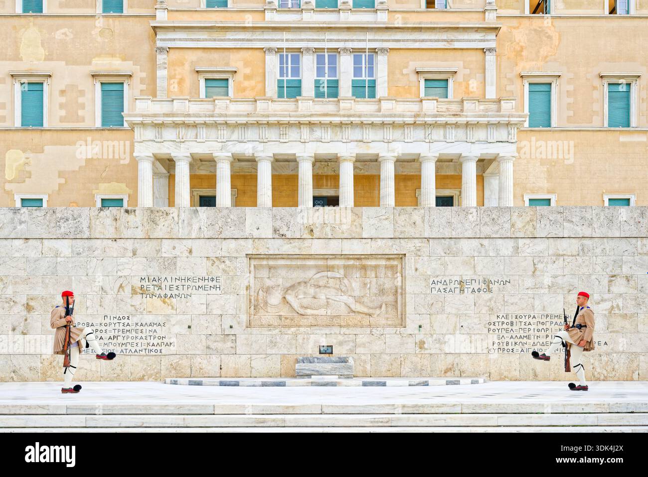 Cambio della guardia, Piazza Syntagma, Palazzo del Parlamento, Centro città, Atene, Grecia Foto Stock