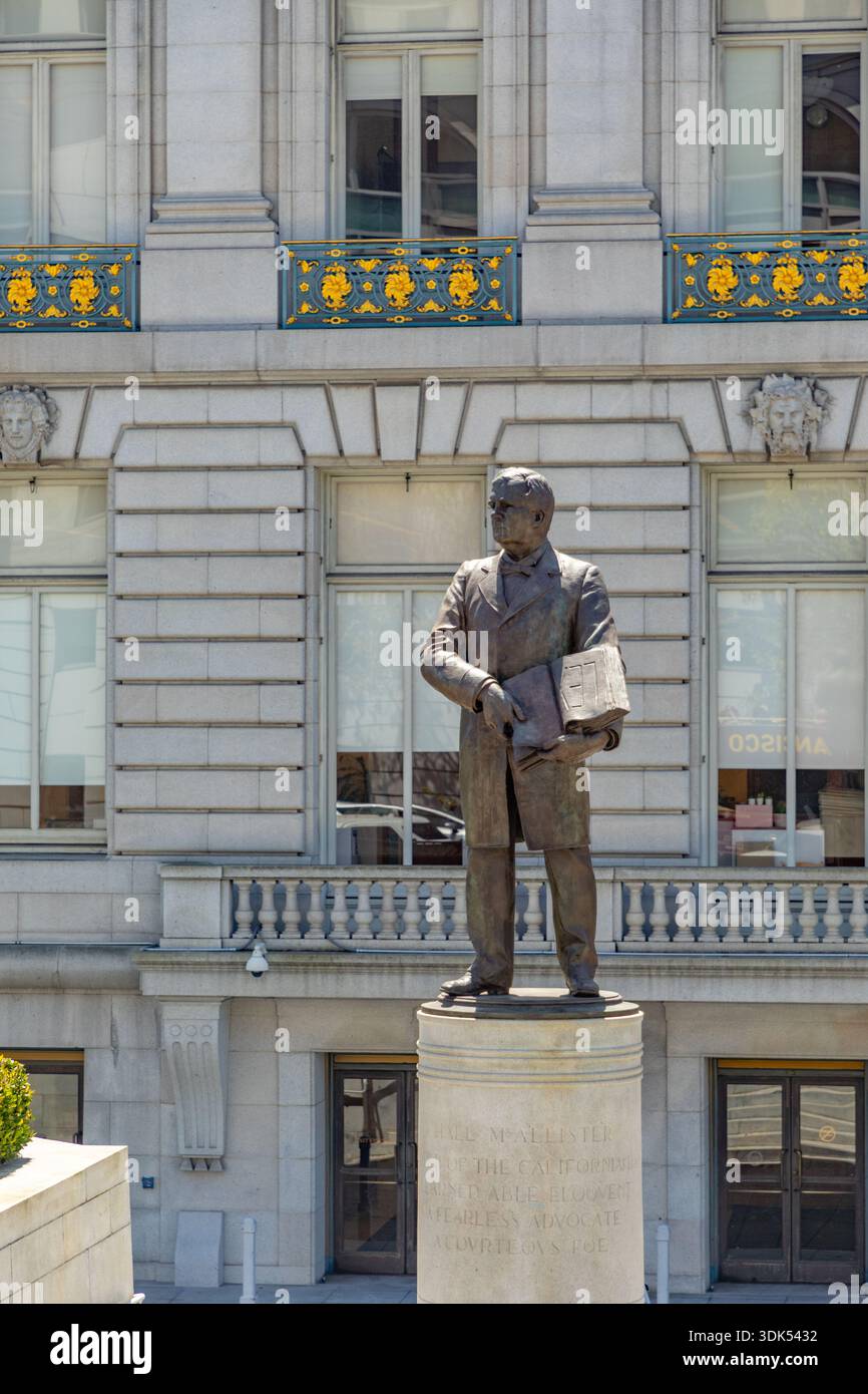 San Francisco, USA - 1 maggio 2019: Statua di Hall McAllister sul lato sud di McAllister Street. Matthew Hall McAllister era un giudice federale su TH Foto Stock