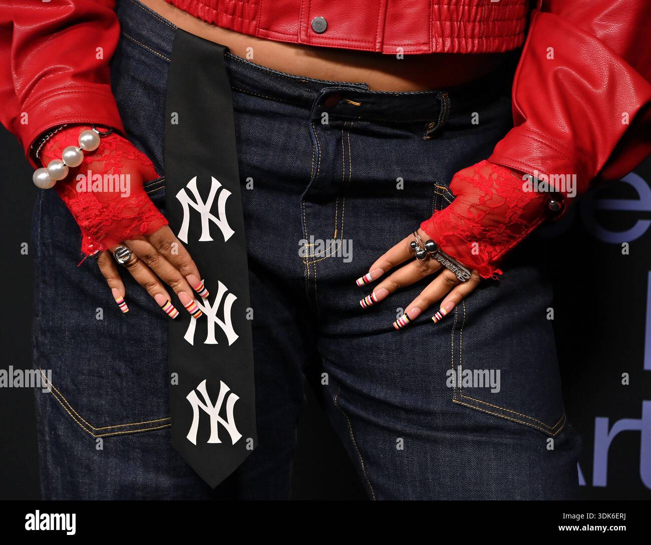 Los Angeles, Stati Uniti. 29 gennaio 2026. Journee arriva al 2026 Best New Artist Party di Spotify tenutosi al Lot il 29 gennaio 2026 a Los Angeles, CA. © Tammie Arroyo/AFF-USA.com Credit: AFF/Alamy Live News Foto Stock