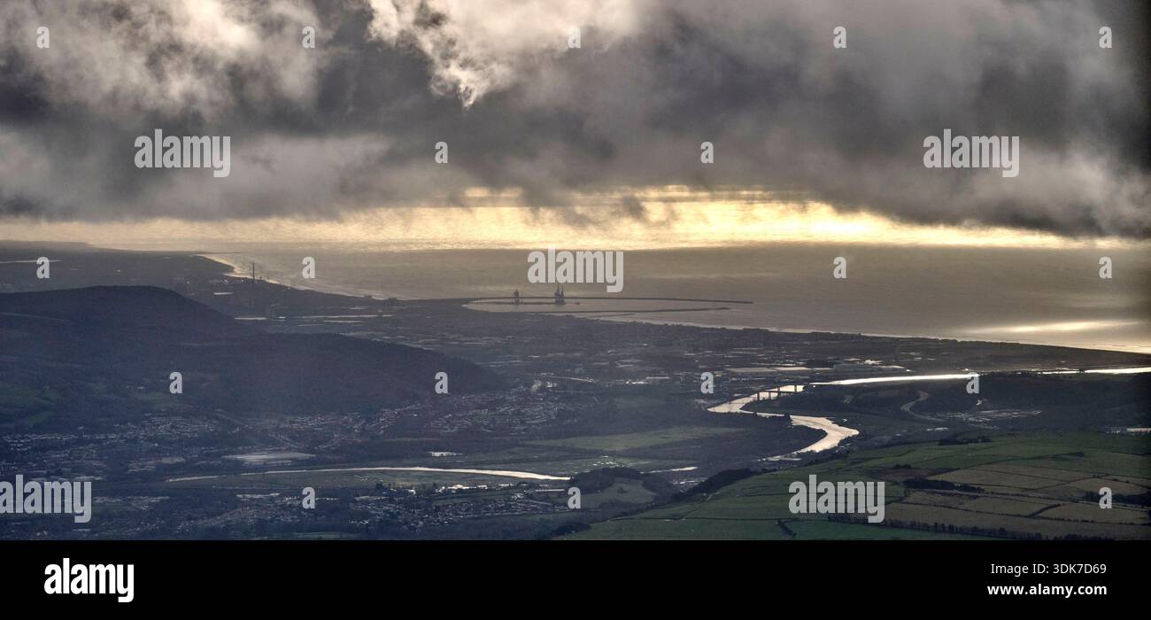 Vista aerea di Port Talbot e della costa meridionale del Galles, Regno Unito Foto Stock