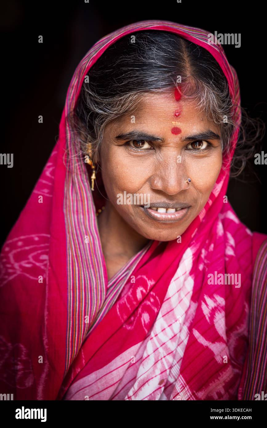 Ritratto di una donna indiana di mezza età, Odisha, India Foto Stock