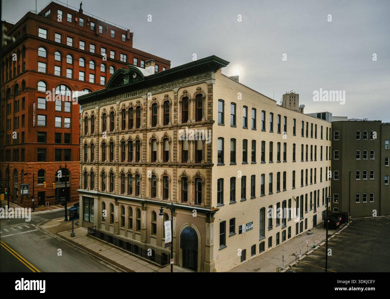 Vista dello storico Ledyard Building, 24 dicembre 2025, nel centro di Grand Rapids, Michigan, Stati Uniti. Foto Stock