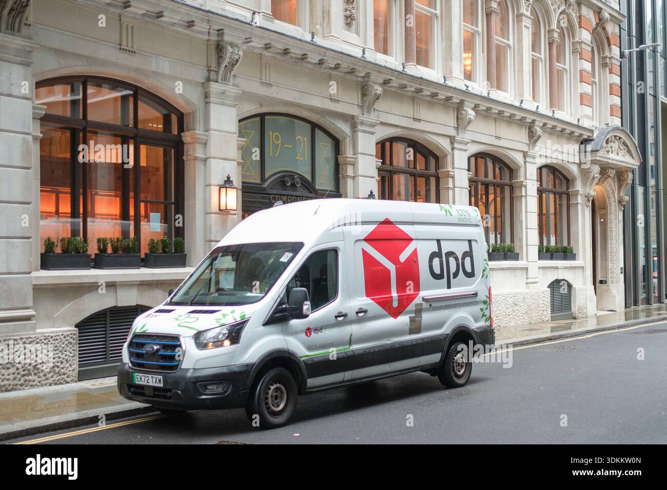 Veicolo di consegna appartenente alla società di logistica DPD di Londra. Foto Stock