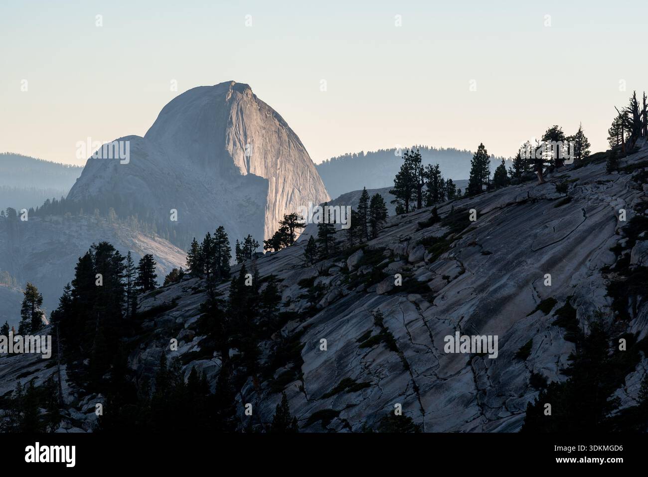 Half Dome da Olmstead Point, Yosemite National Park, California, Stati Uniti. Foto Stock