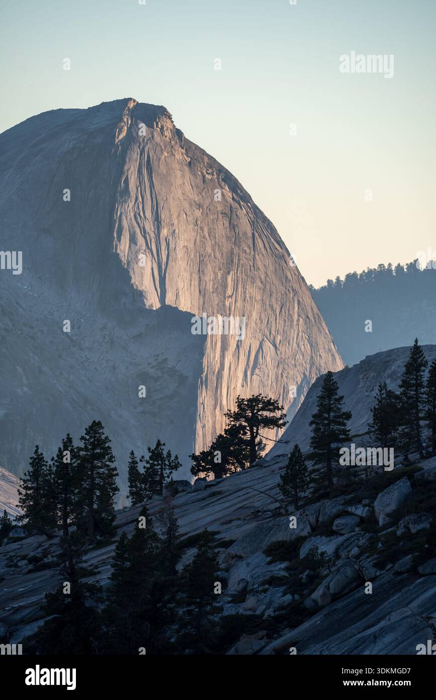 Half Dome da Olmstead Point, Yosemite National Park, California, Stati Uniti. Foto Stock