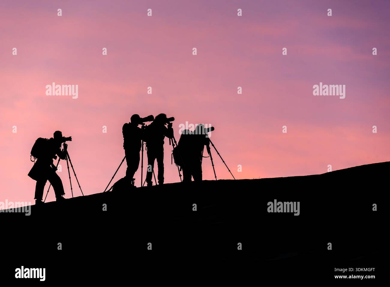 Gruppo di fotografi a Olmstead Point, Yosemite National Park, California, Stati Uniti. Foto Stock