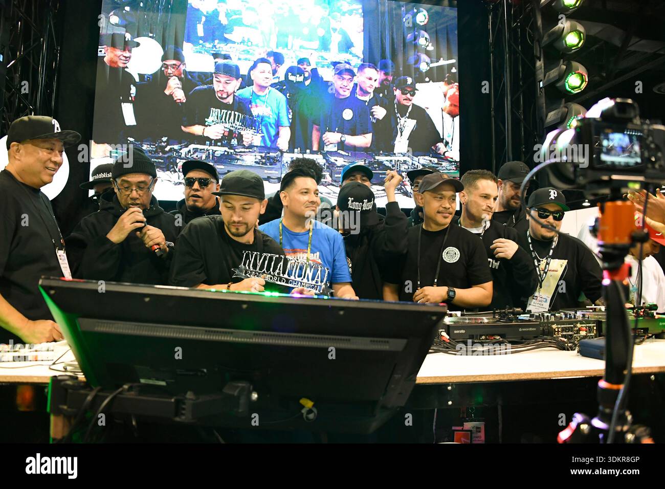 24 gennaio 2026, Anaheim, CA, Stati Uniti: Anaheim CA. 24 gennaio 2026. Il Winter NAMM Show di Anaheim è la worldâ più grande fiera musicâ settore in cui produttori, rivenditori, artisti e media si riuniscono per lanciare attrezzature, fare rete e partecipare a concerti e sessioni di formazione. più di 4.000 marchi e più di 90â paesi hanno rappresentato negli ultimi anni, lanciando nuovi strumenti, apparecchiature audio proâ e prodotti tecnologici musicâ. (Immagine di credito: © Dave Safley/ZUMA Press Wire) SOLO PER USO EDITORIALE! Non per USO commerciale! Foto Stock