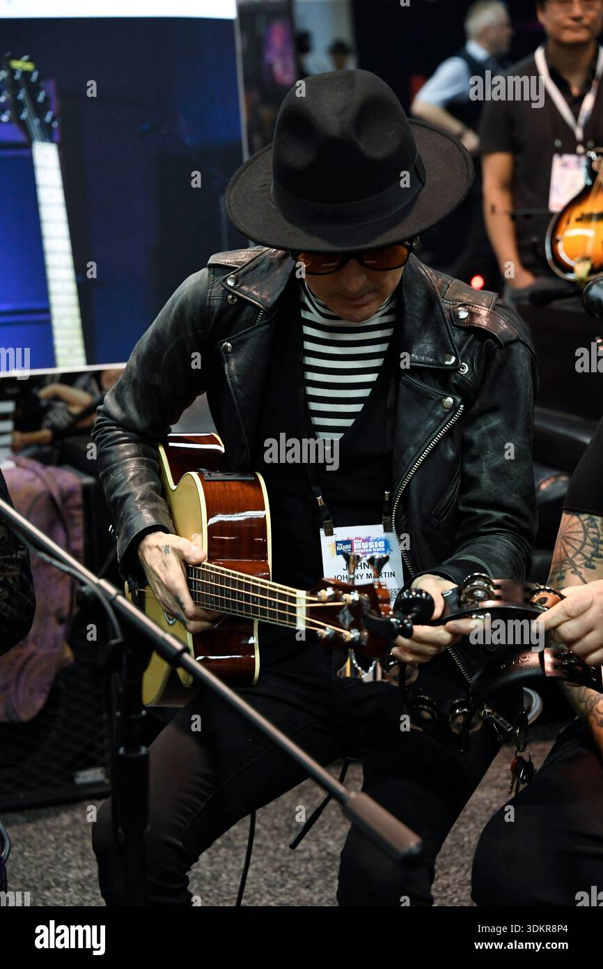 24 gennaio 2026, Anaheim, CA, Stati Uniti: Anaheim CA. 24 gennaio 2026. Il Winter NAMM Show di Anaheim è la worldâ più grande fiera musicâ settore in cui produttori, rivenditori, artisti e media si riuniscono per lanciare attrezzature, fare rete e partecipare a concerti e sessioni di formazione. più di 4.000 marchi e più di 90â paesi hanno rappresentato negli ultimi anni, lanciando nuovi strumenti, apparecchiature audio proâ e prodotti tecnologici musicâ. (Immagine di credito: © Dave Safley/ZUMA Press Wire) SOLO PER USO EDITORIALE! Non per USO commerciale! Foto Stock