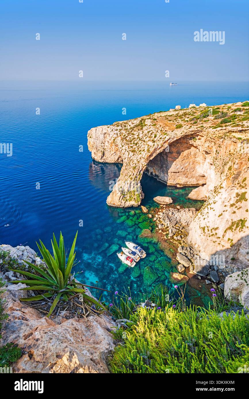 Tranquilla e pittoresca Grotta Azzurra Grotta Azzurra, Malta, Europa Foto Stock