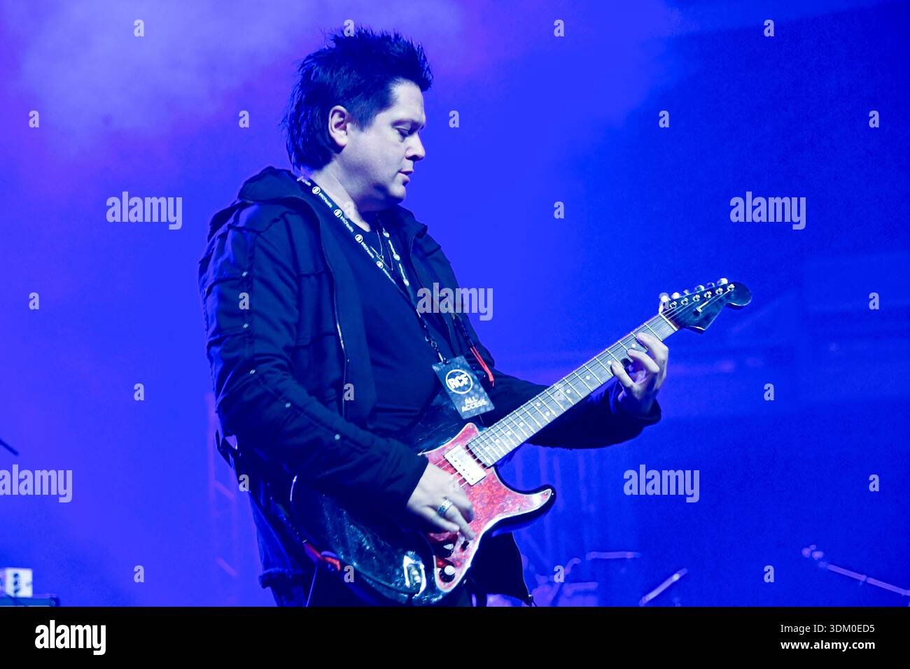 24 gennaio 2026, Anaheim, CA, USA: JAMM Night at NAMM 2026 è un concerto rock gratuito, Allâ€star tenuto durante il NAMM Show presso l'Anaheim Convention Center Arena. Scopo: Oltre ad essere una vetrina per il sistema audio e gli artisti, l'evento 2026 sostiene la David Z Foundation, che finanzia iniziative di educazione musicale. Host/sponsor: Presentato da RCF e alimentato dal loro sistema AUDIO TT+ ospitato da Paulie Z - Paul Zablidowsky (Credit Image: © Dave Safley/ZUMA Press Wire) SOLO USO EDITORIALE! Non per USO commerciale! Foto Stock