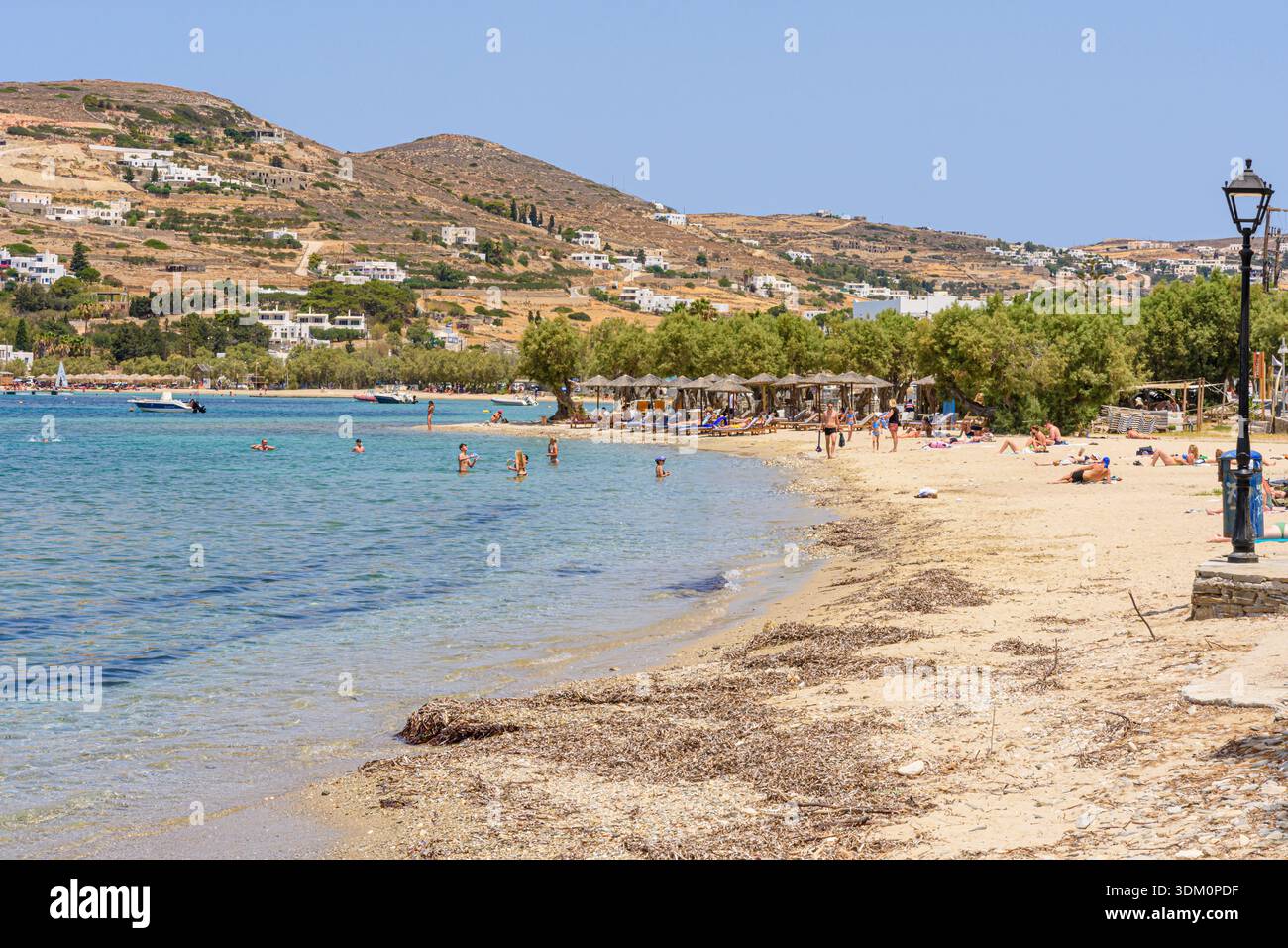 Il lato della città di Livadia Beach, Parikia, Paros, Cicladi, Grecia Foto Stock