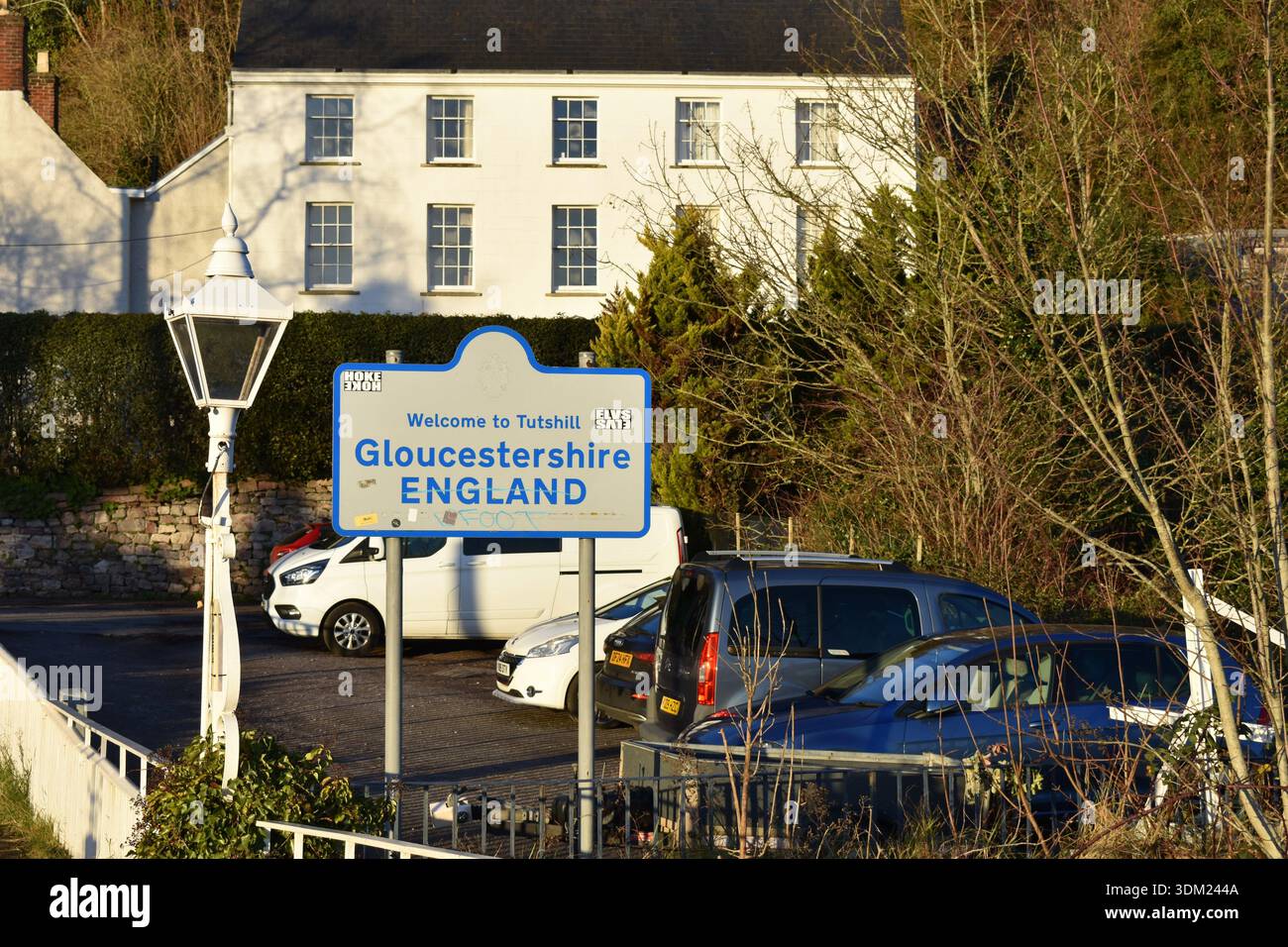 Benvenuto a Tutshill, insegna inglese del Gloucestershire, Tutshill, Inghilterra Foto Stock