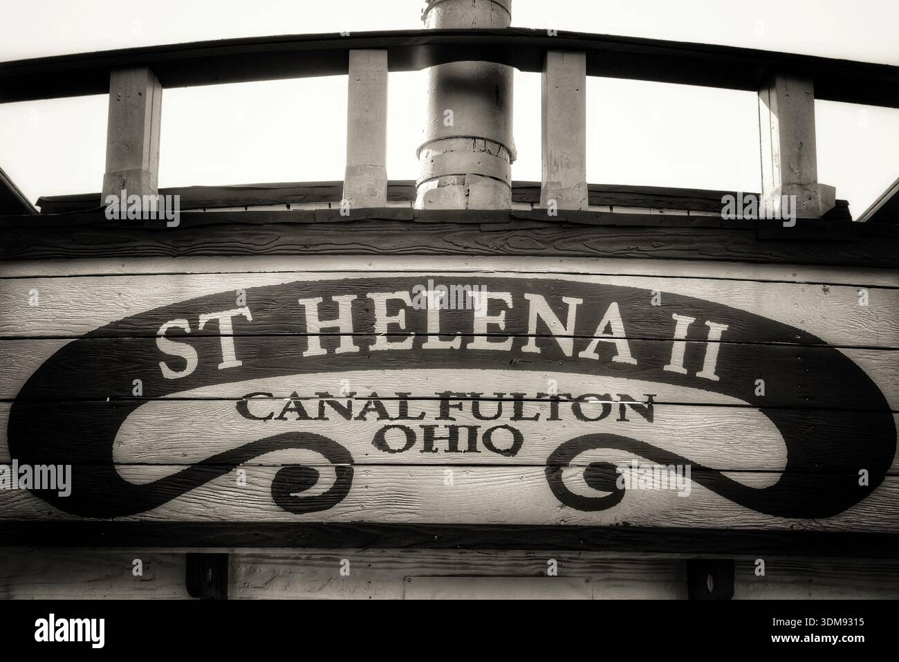 Storico battello sul canale St.Helena II in tonalità seppia Foto Stock