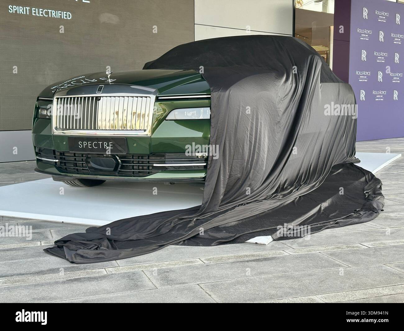 Nuovissimo Rolls Royce Spectre Foto Stock