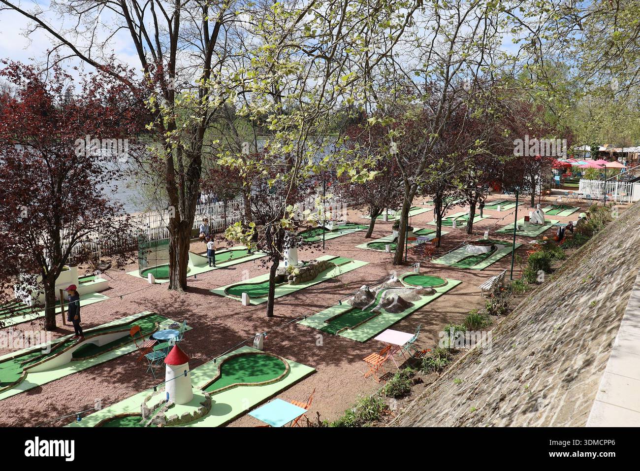 Mini golf extérieur, ville de Vichy, département de l'Allier, Francia Foto Stock