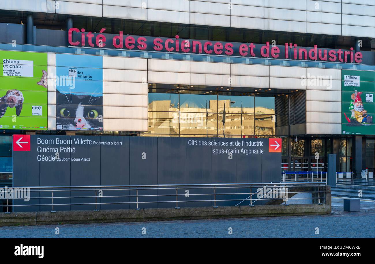 Parigi, Francia - 02 022025 : l'ingresso della Cité des Sciences Foto Stock