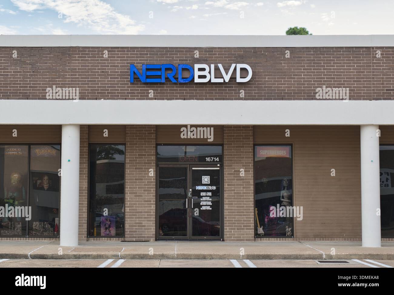 Spring, Texas USA 07-20-2025: Negozio di giocattoli locale all'aperto NERD Blvd. Foto Stock