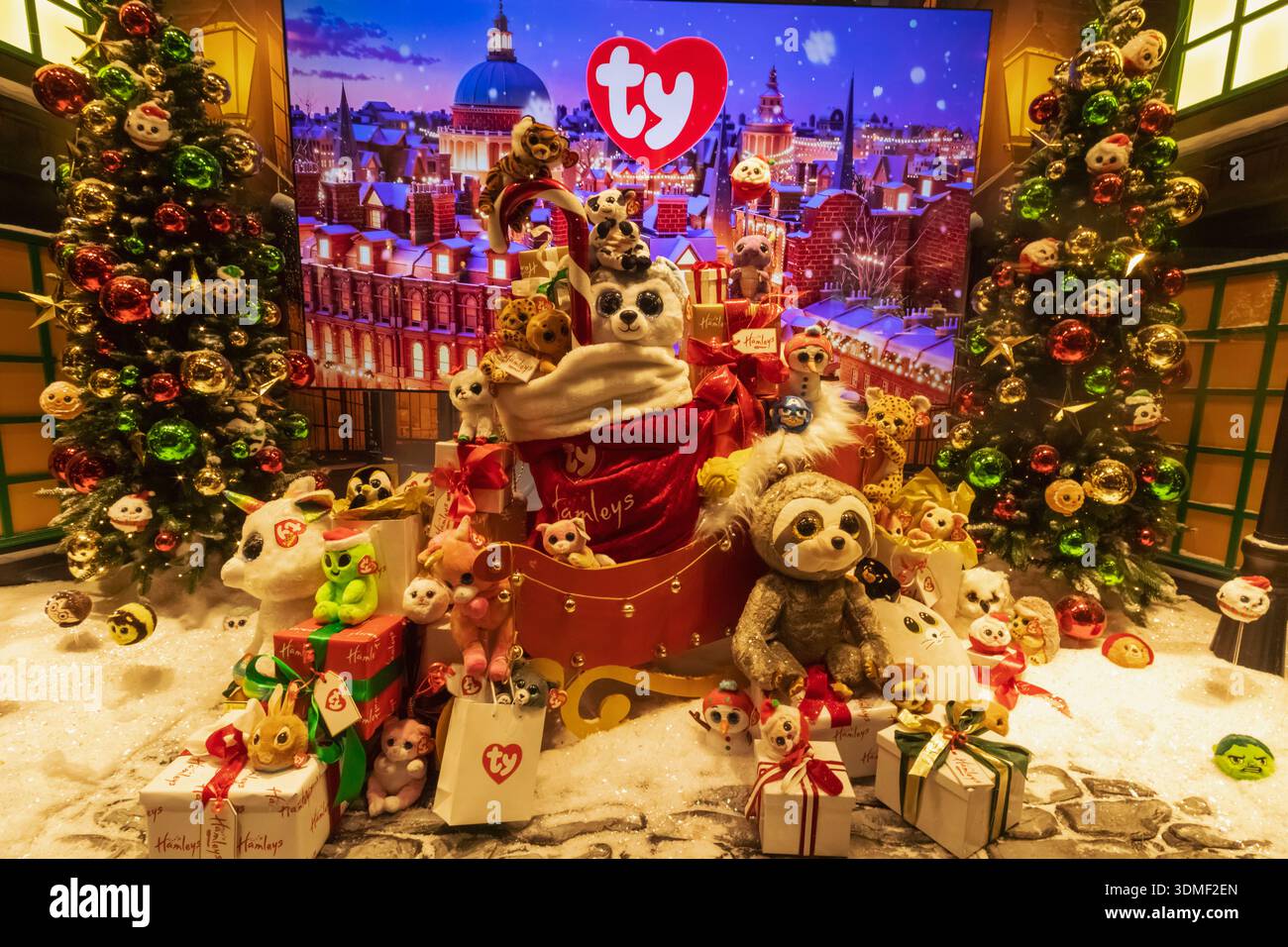 Inghilterra, Londra, Regent Street, Hamleys Toy Store Foto Stock