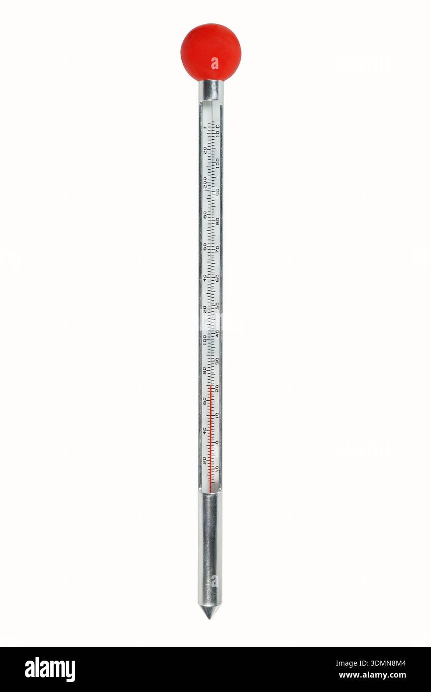 Termometro in vetro fino a 110 gradi isolato su sfondo bianco Foto Stock