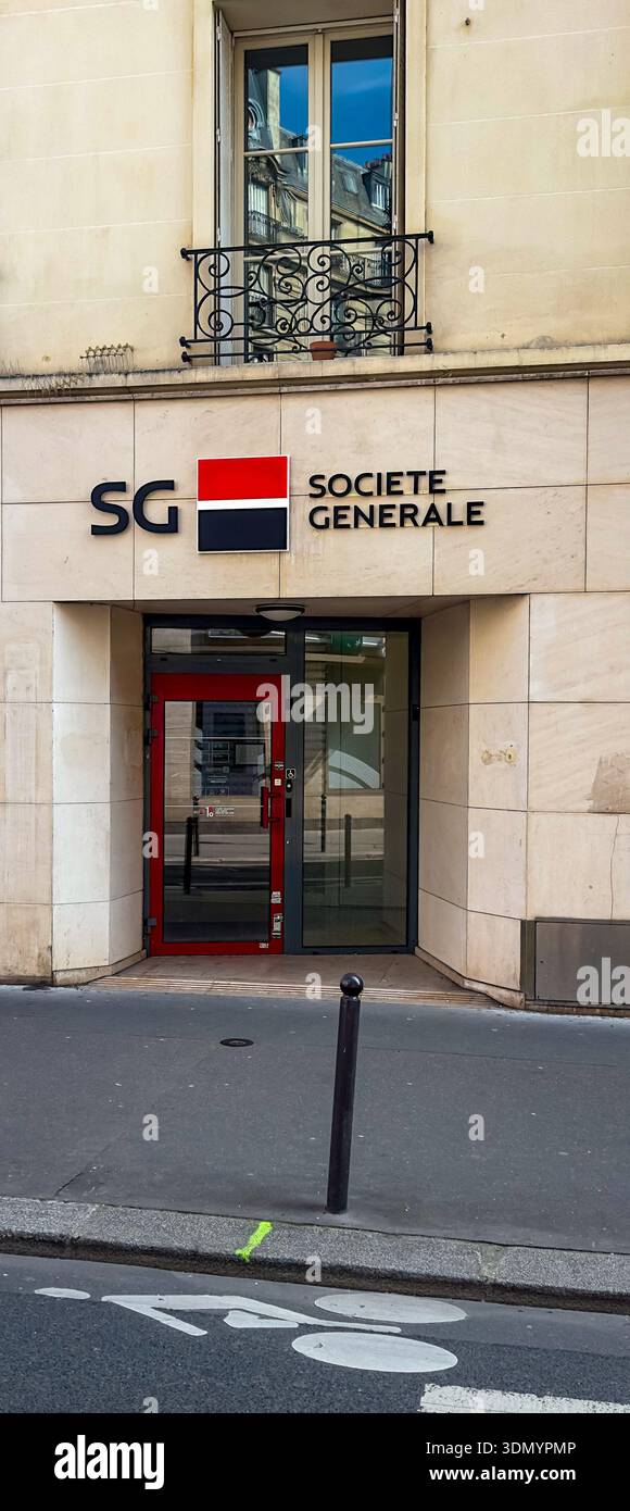 Parigi, Francia, Marte 25th 2025, veduta dell'entrata della banca Société Générale in Commerce Street, 15th District Foto Stock