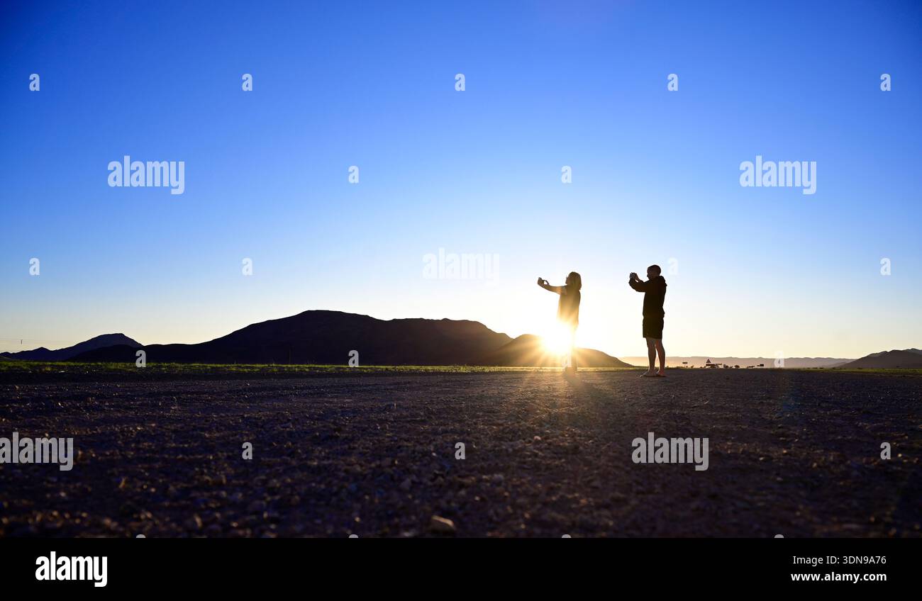 La Namibia è un paese desertico con paesaggi mozzafiato e splendidi paesaggi Foto Stock