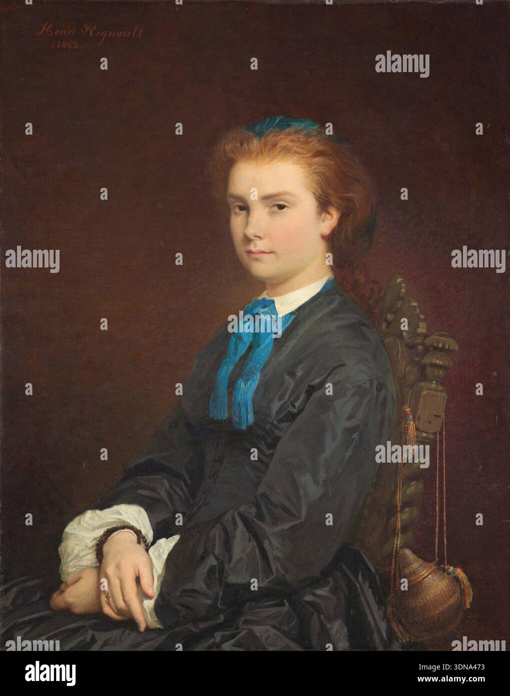 Ritratto di una giovane donna di Henri Regnault, 1863 anni, giovane donna in abito nero con nastro blu seduta in tre quarti su sfondo scuro Foto Stock