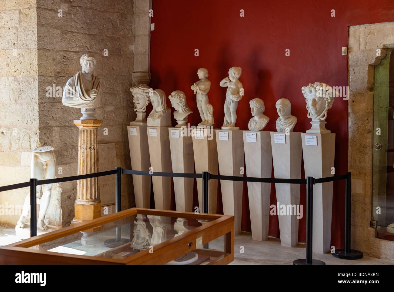 Un'immagine dei manufatti al Museo di storia della città di Palma di Maiorca. Foto Stock