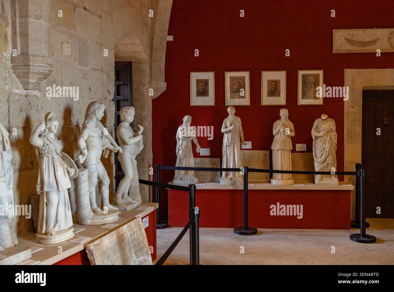 Un'immagine dei manufatti al Museo di storia della città di Palma di Maiorca. Foto Stock
