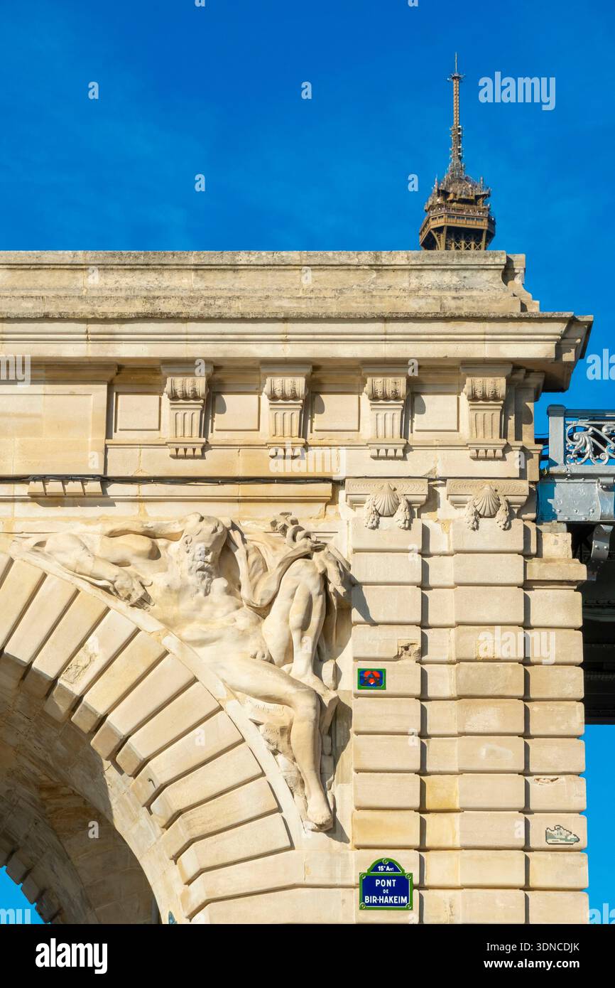 Francia, Parigi, il ponte Bir Hakeim Foto Stock