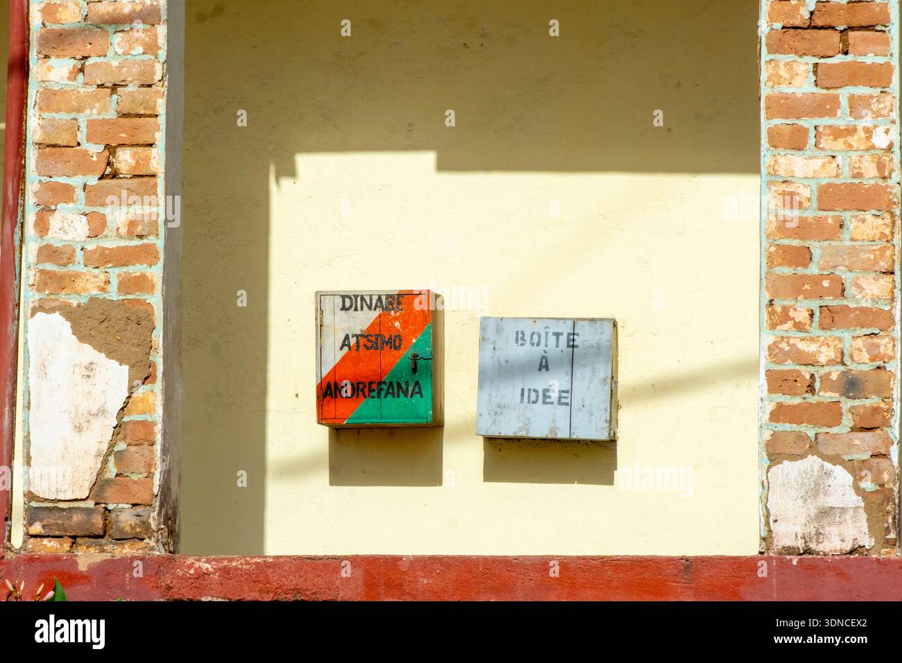 Madagascar, regione Atsimo-Andrefana, Ejeda sulla strada nazionale 10 o RN10, idea box Foto Stock
