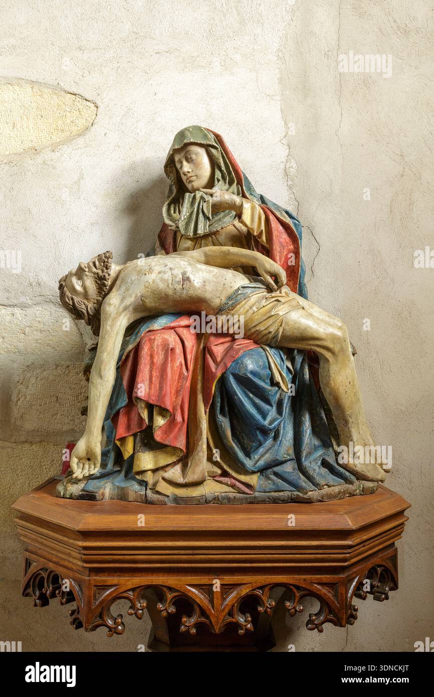 Francia, Meurthe et Moselle, Briey, chiesa di San Gengoult ex cappella di san Gengoult costruita nel XII secolo ristrutturata tra il XIII e il XIX secolo, Beata Vergine di Sorrow Pieta dalla fine del XV secolo Foto Stock