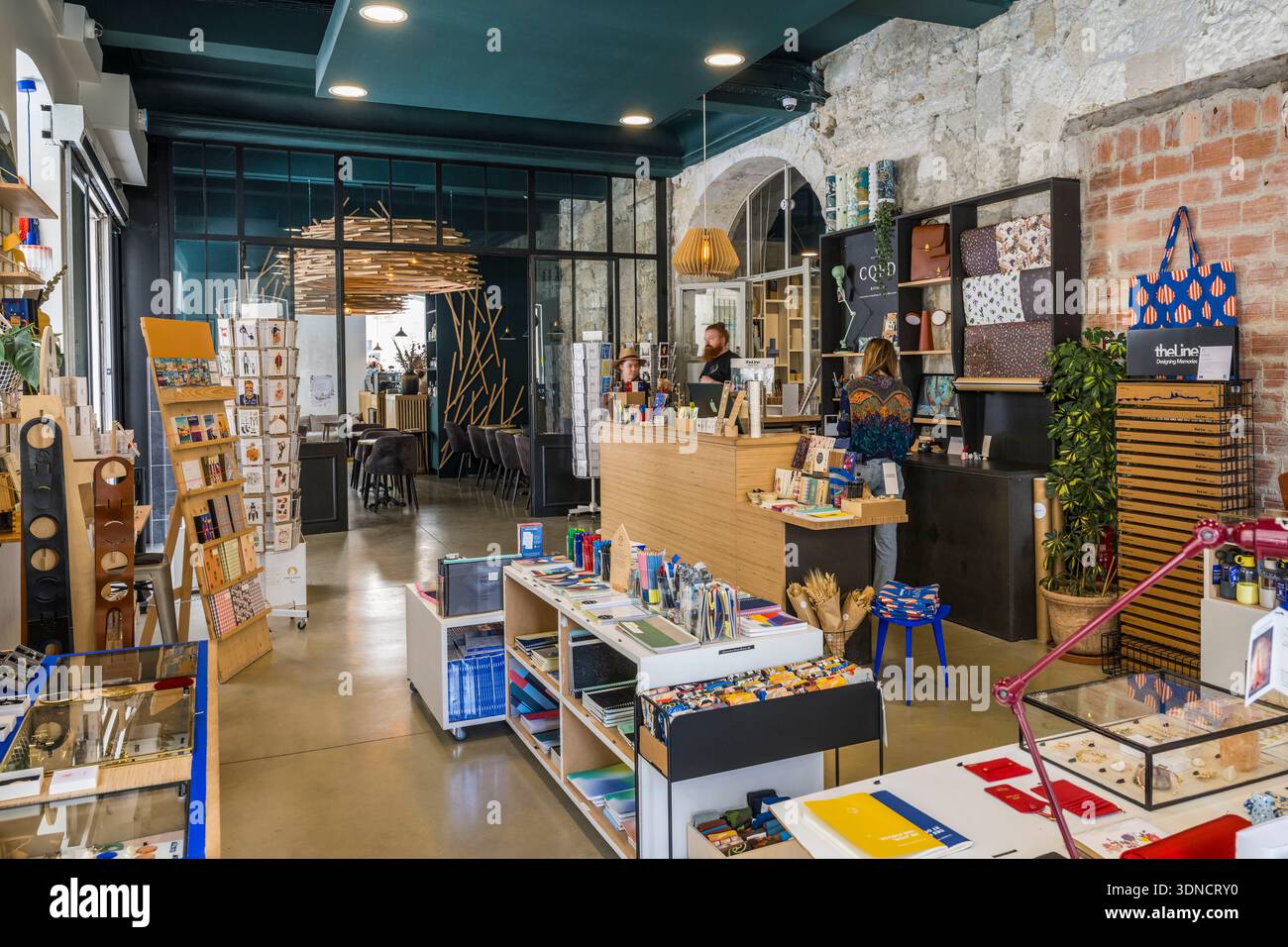 Francia, Vaucluse, Avignone, CQFD Créations éthiQues Franco Décalées, design, produzione e know-how francesi Foto Stock
