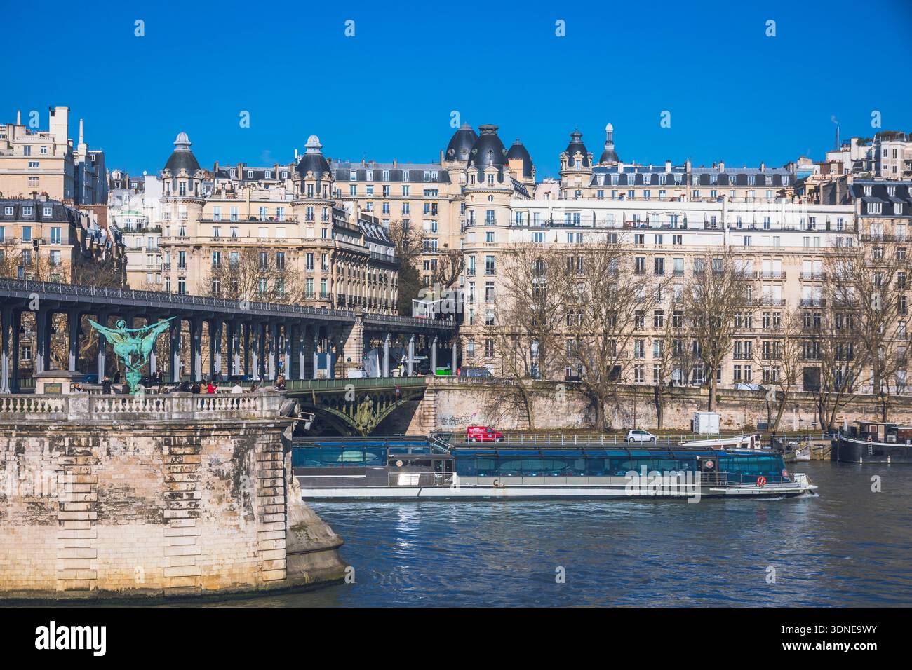 Francia, Ile-de-France, Parigi, 15° arrondissement. Ponte Bir Hakeim Foto Stock