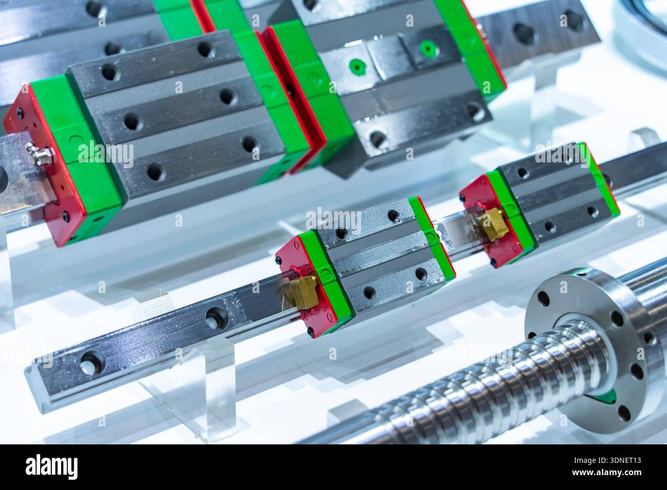guida con cuscinetti a sfere lineari di alta qualità e precisione della macchina per lavori industriali Foto Stock