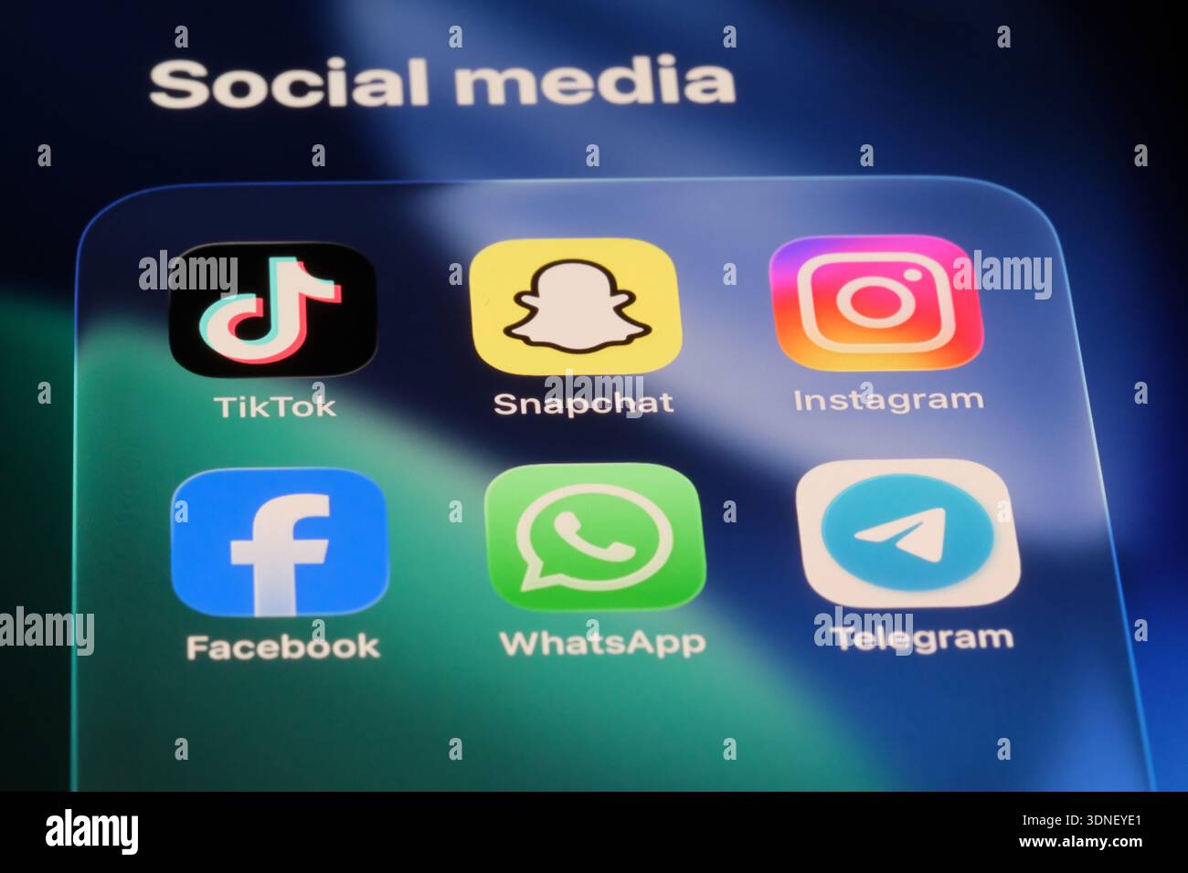 Shanghai, Cina-10 febbraio 2026: WhatsApp, Snapchat, TikTok, Instagram, Facebook, icone dell'app Telegram (telegramma) Foto Stock